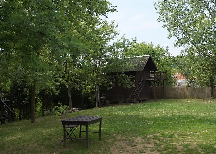 Vár-camping Campeggio Sirok